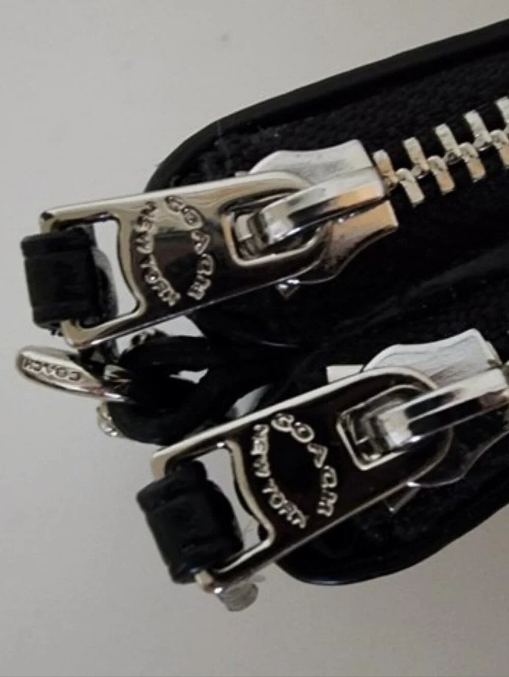 Coach Black and Charcoal Signature Zip Wristlet NWOT 2 Zipper Closure